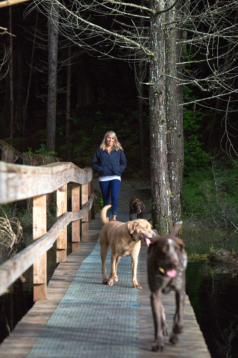 Rachel-Dempster-Real-Estate-REMAX-Sunshine-Coast-Dog-Walk